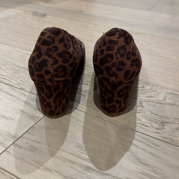 Leopard Print Pumps (NWOT) - Picture 4 of 5